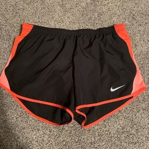 Women’s Nike short